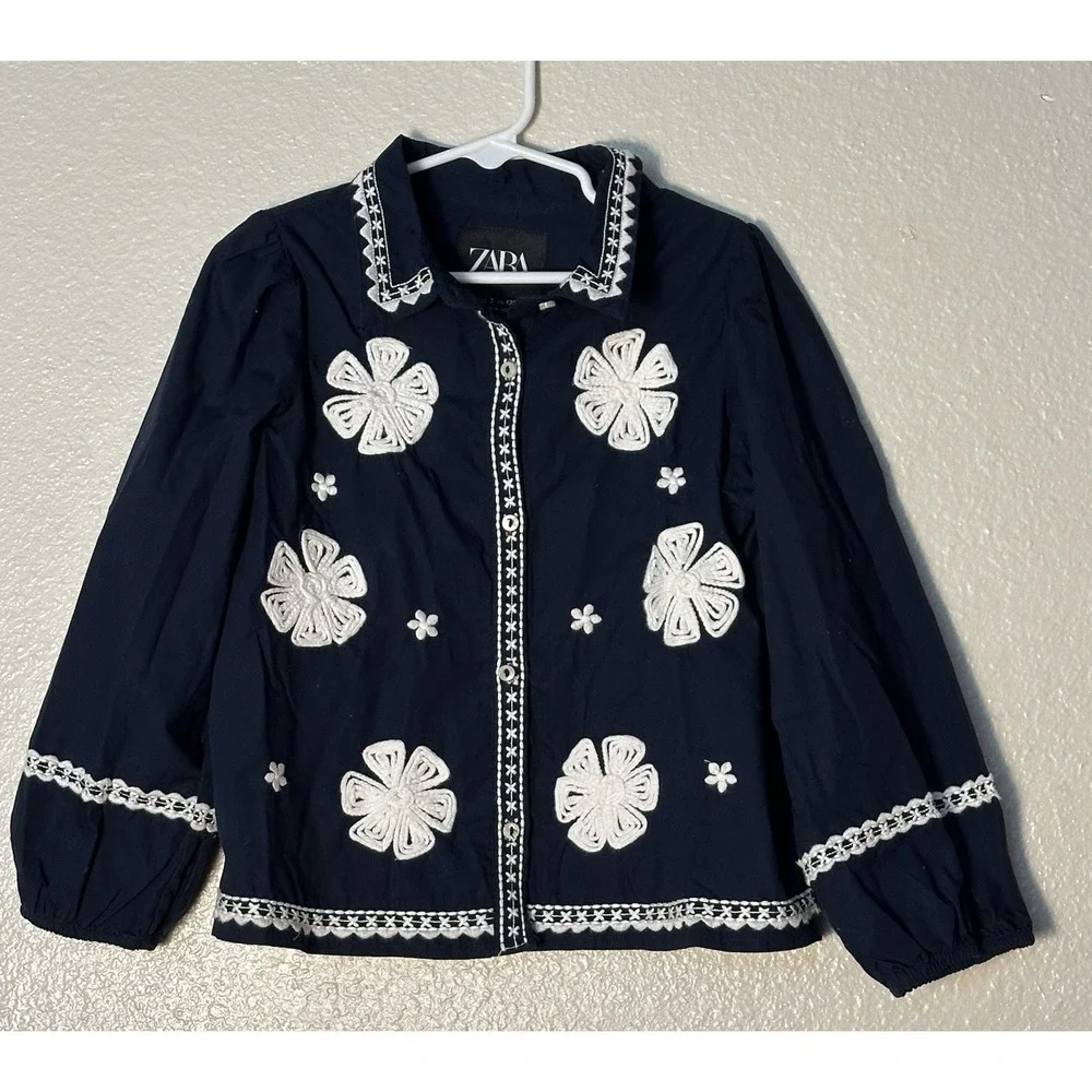 Zara Girls Embroidered Top Long Sleeve Elastic Wrists Button Up Size 7 Navy Blue